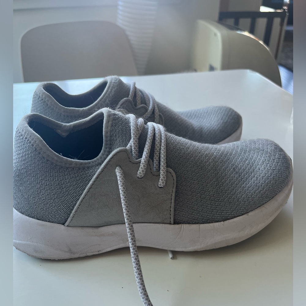 Grey Vessis